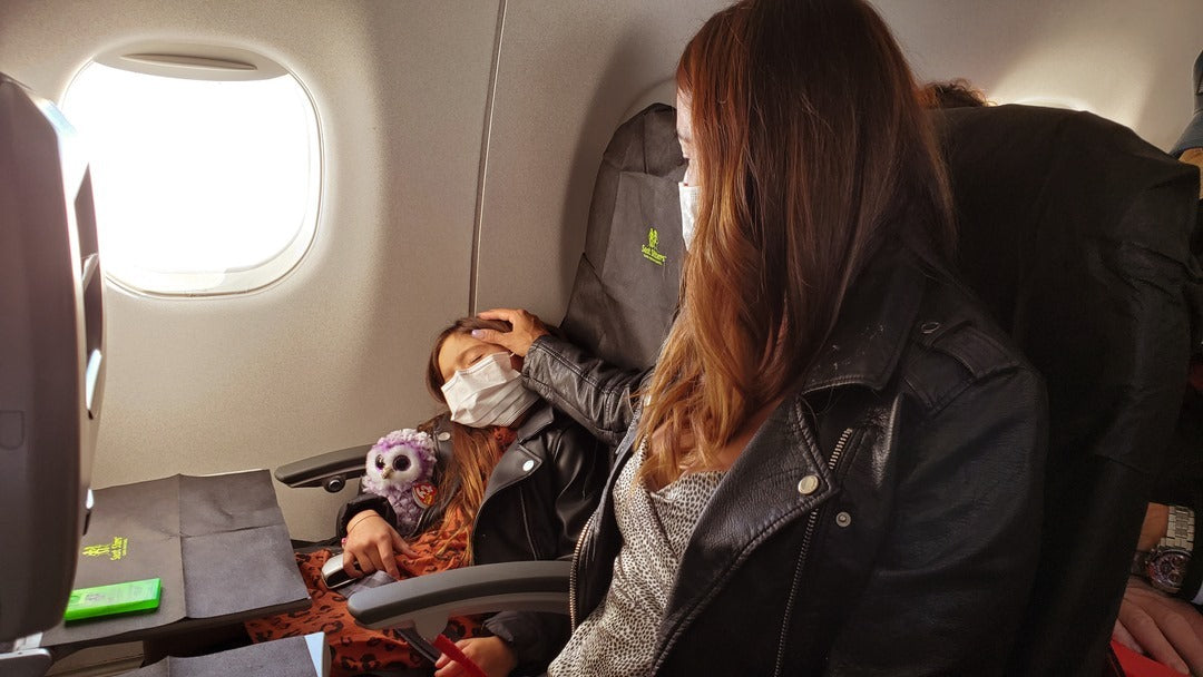 10 Ways to Avoid Germs on a Plane in 2022